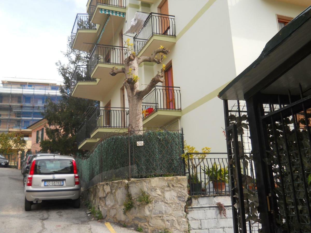 Yellow Submarine Freeparking Petfriendly Rapallo Exterior photo